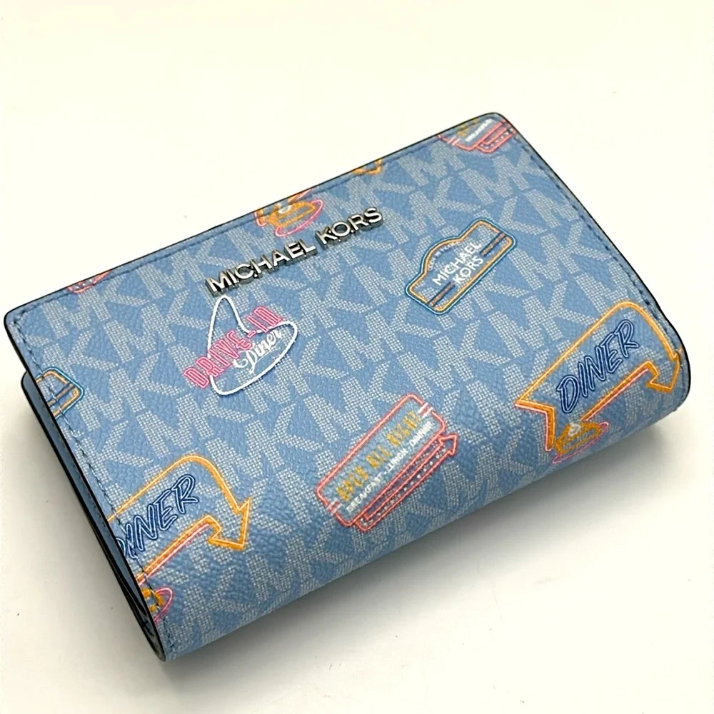 Michael Kors Jet Set Travel Medium Printed Signature Logo Bi-Fold Wallet LT SKY